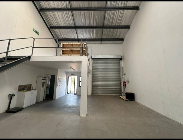 146M² WAREHOUSE TO LET IN KYALAMI